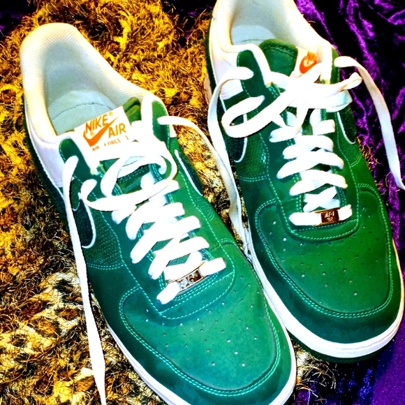 Shoes - Picture 1 of 3